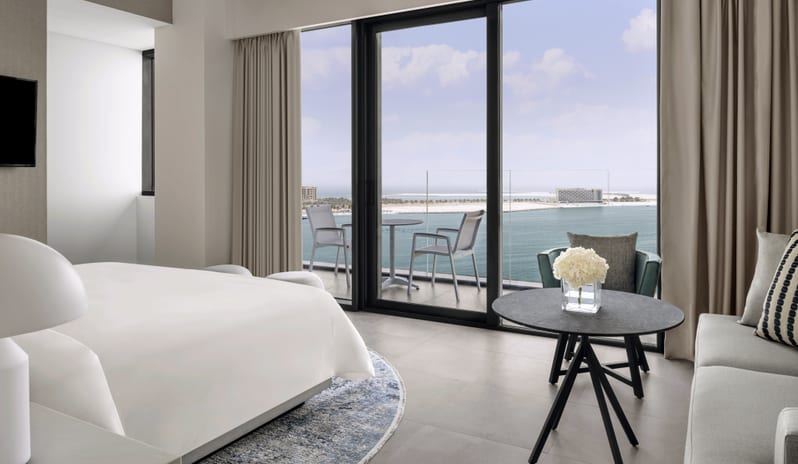 Mövenpick Resort Al Marjan Island - Panoramic Bridge Pool & Beach View Suite